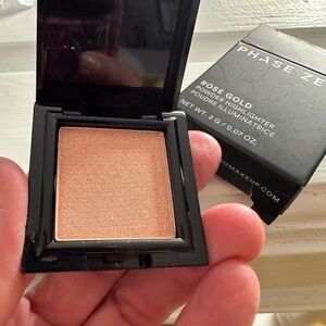 Rose Gold Highlighter